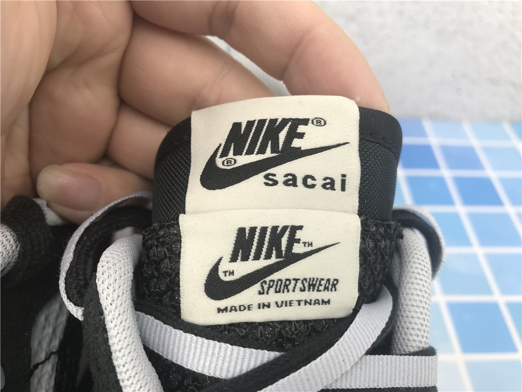 Sacai Nike VaporWaffle Black White CV1363 001